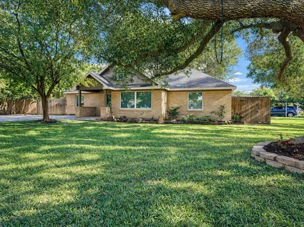 2201 Meadow Ln, La Marque, TX 77568