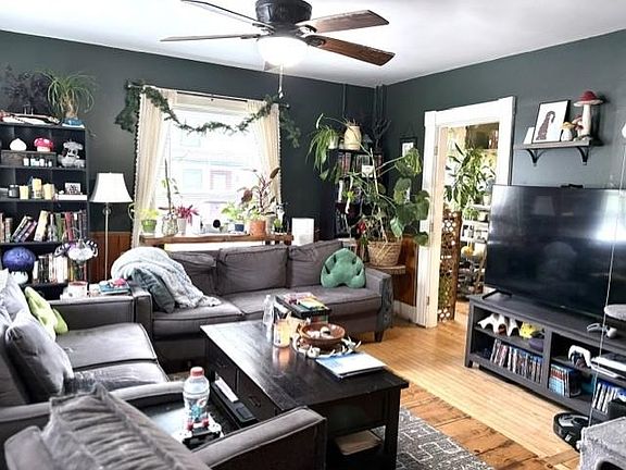 5th image of 421 Laurel Street
