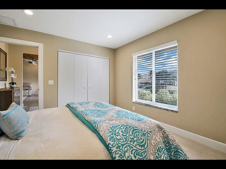 451 N Lyra Cir — Photo 24