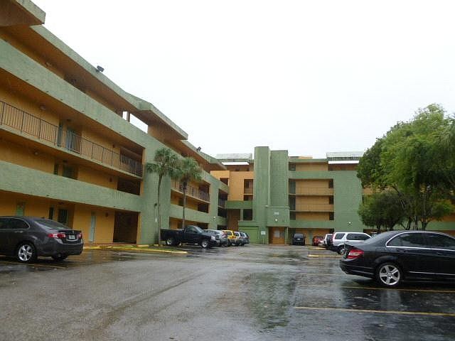 2nd image of 210 Fontainebleau Blvd APT 112