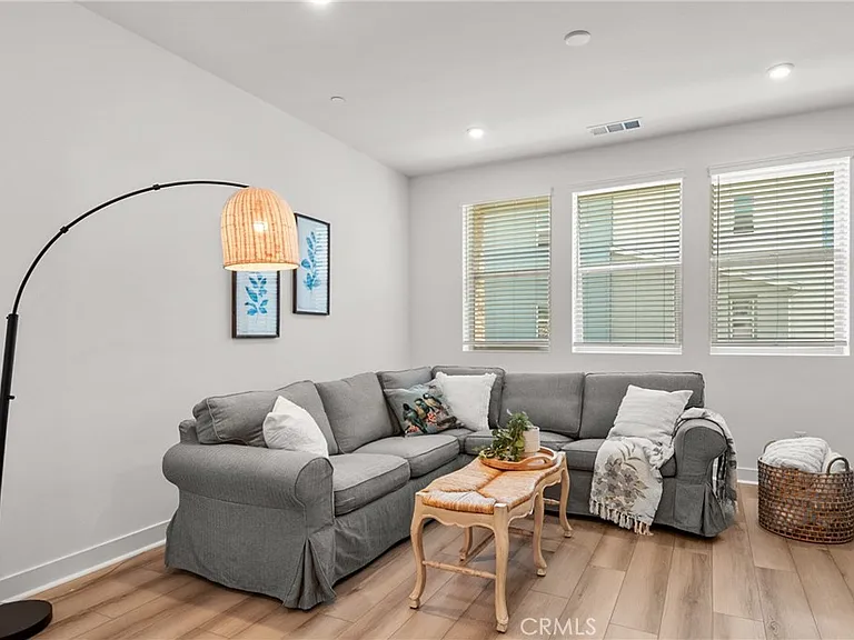 1036 Hazel Dr — Photo 15