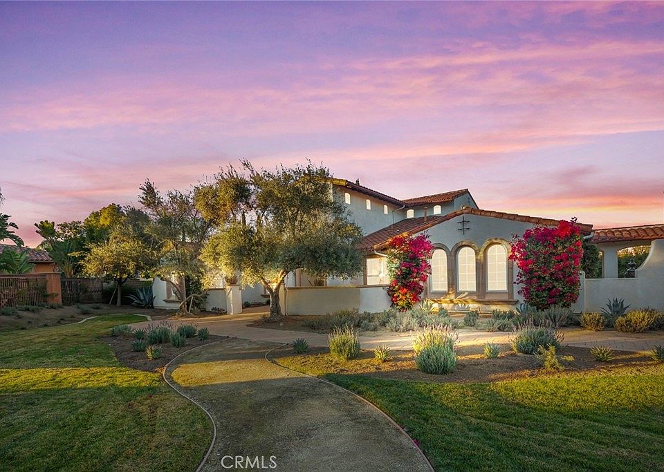 1st image of 635 Gregory Cir