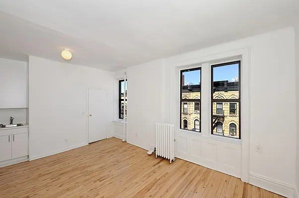 Rented by Aether Property Group | media 10