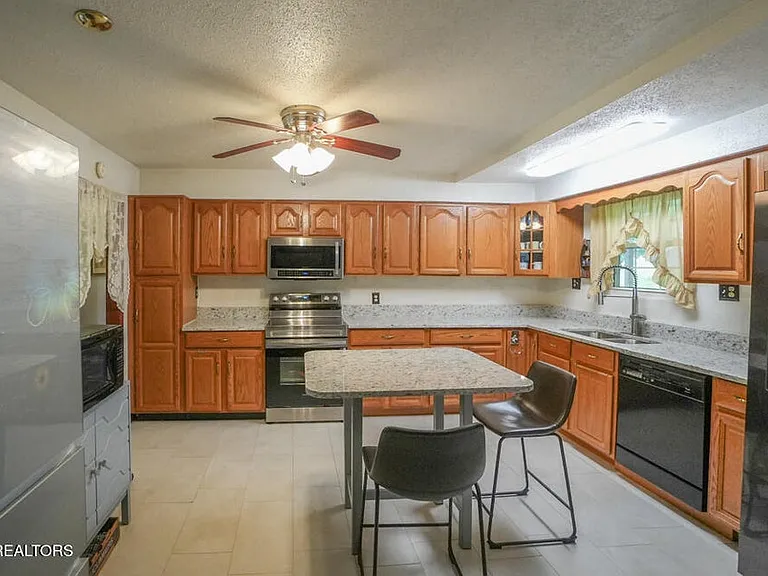 1301 Chert Pit Rd — Photo 23
