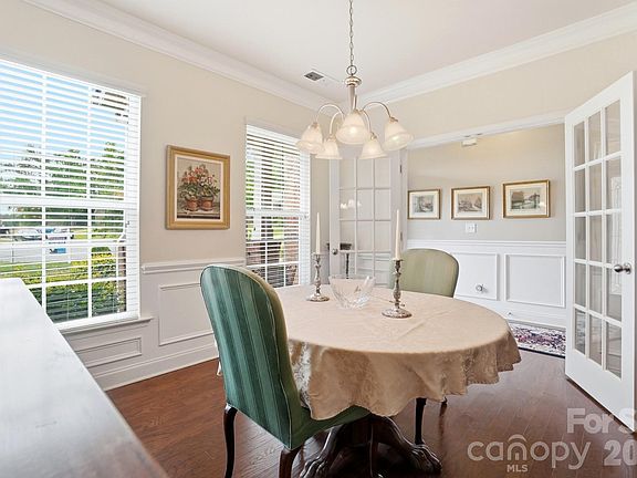5th image of 405 Longhorn Dr