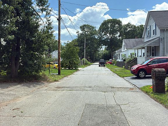 5th image of 35 Kenwood St