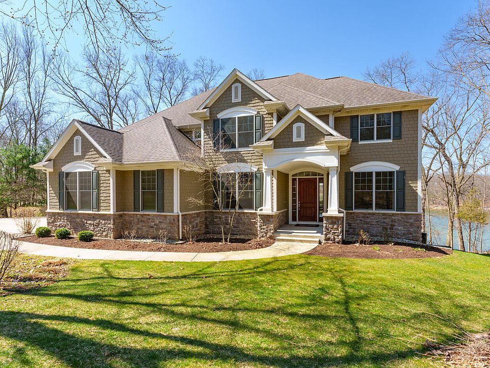 1st image of 6433 E Bay Ln