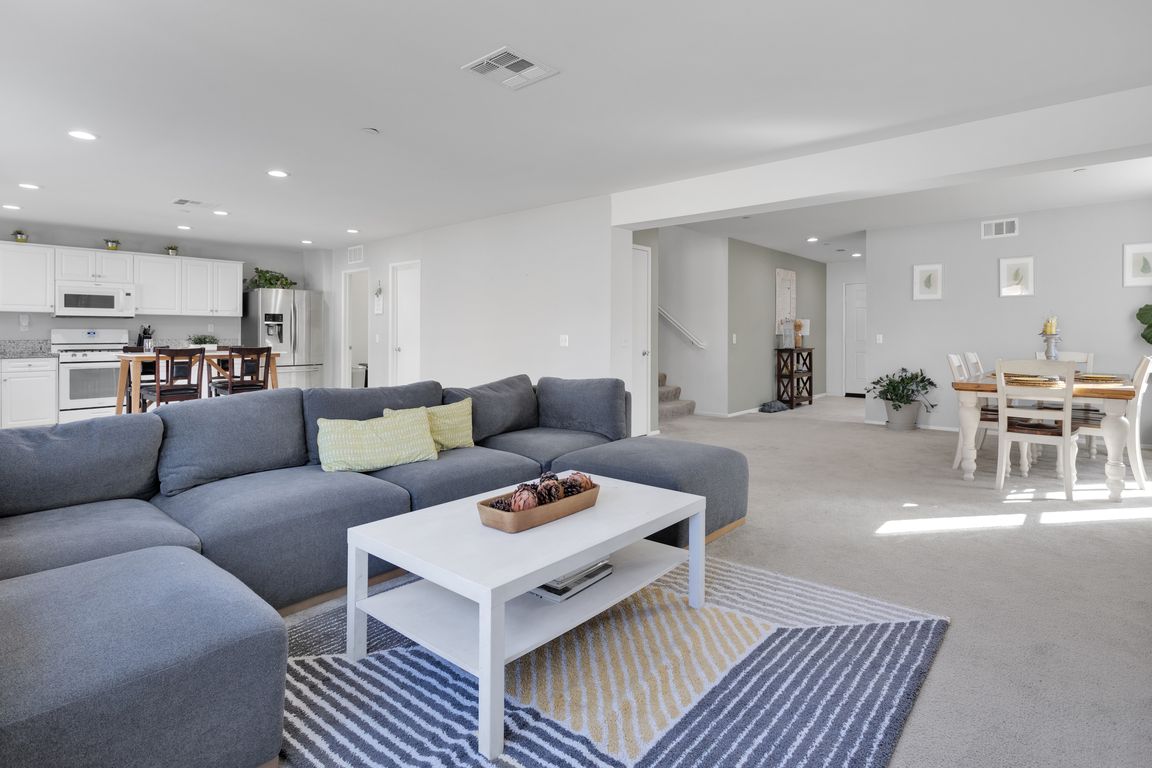 next background image