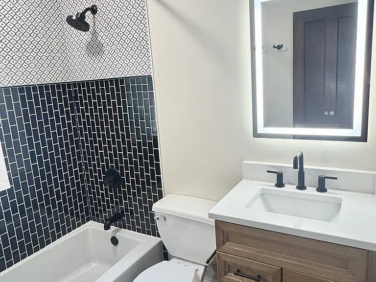 2121 Eldred Ave #UP — Photo 13