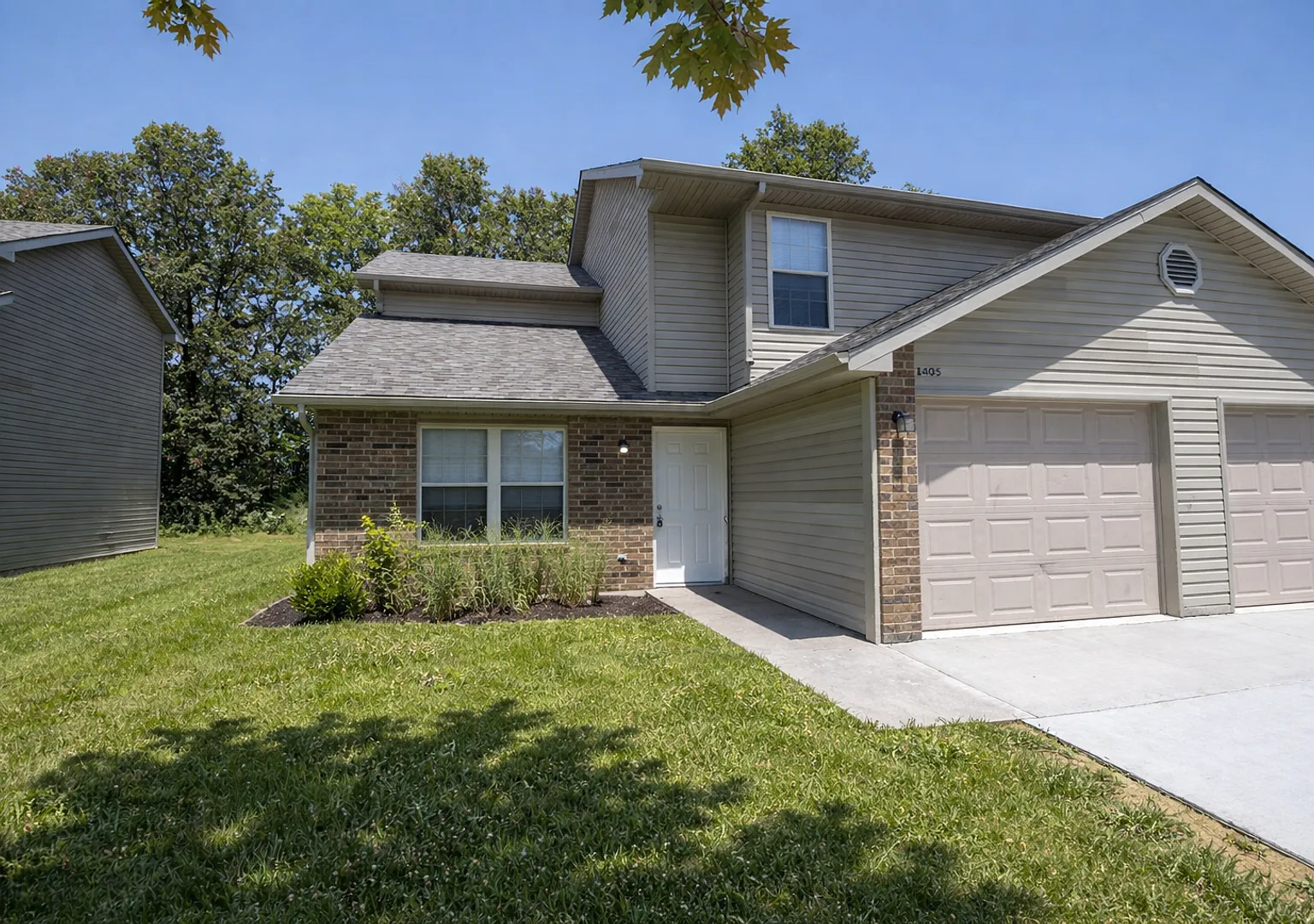 Large 4 bedroom Duplex — Photo 1