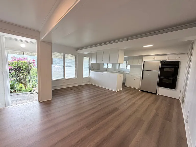 3369 Paty Dr — Photo 4