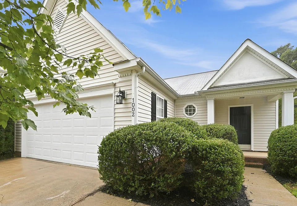 1002 Great Falls Dr