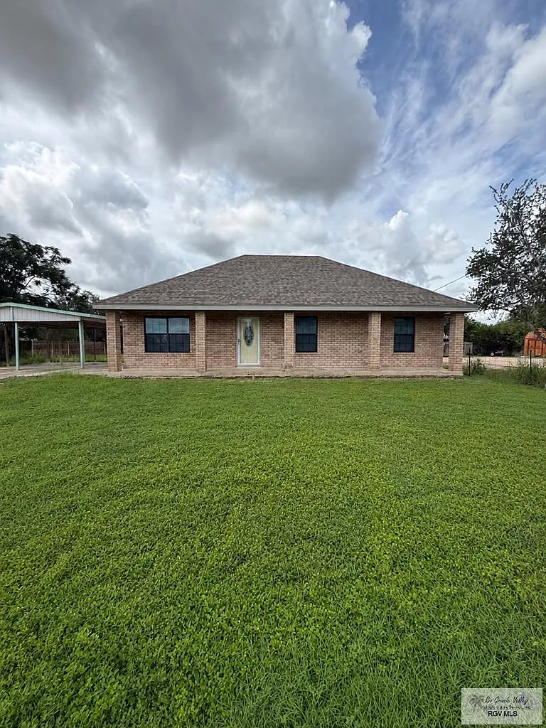 3 bed, 1.0 bath, 1118 sqft, $1,150 — Photo 1
