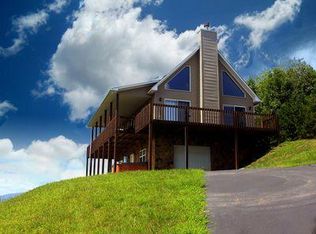 385 Windy Ridge Ln, Hayesville, NC 28904