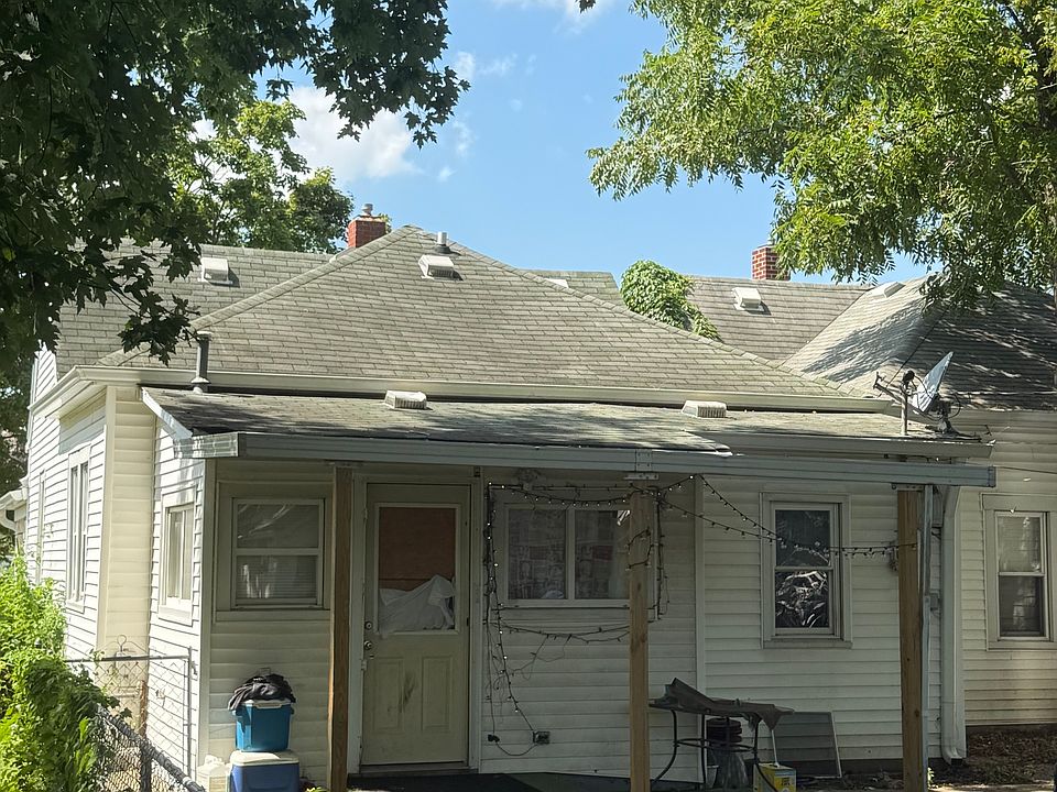 2nd image of 1924 Main St