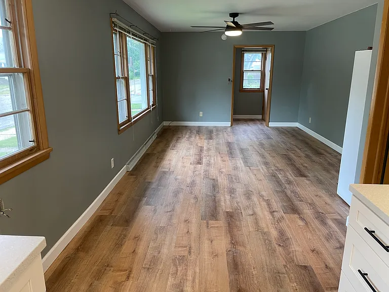 1704 Pixley Ave — Photo 5