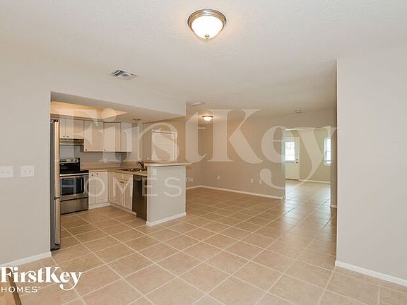 4th image of 11019 Corrigan Ave
