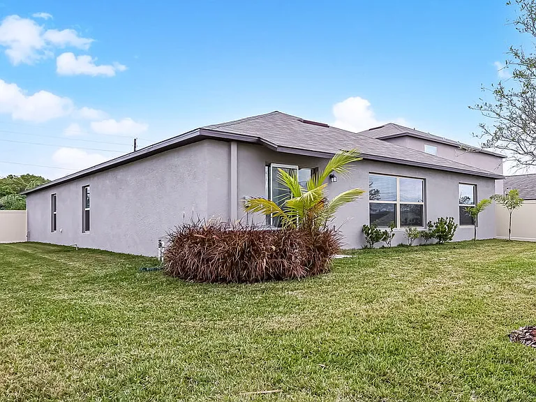 1411 Golden Glow Dr — Photo 16