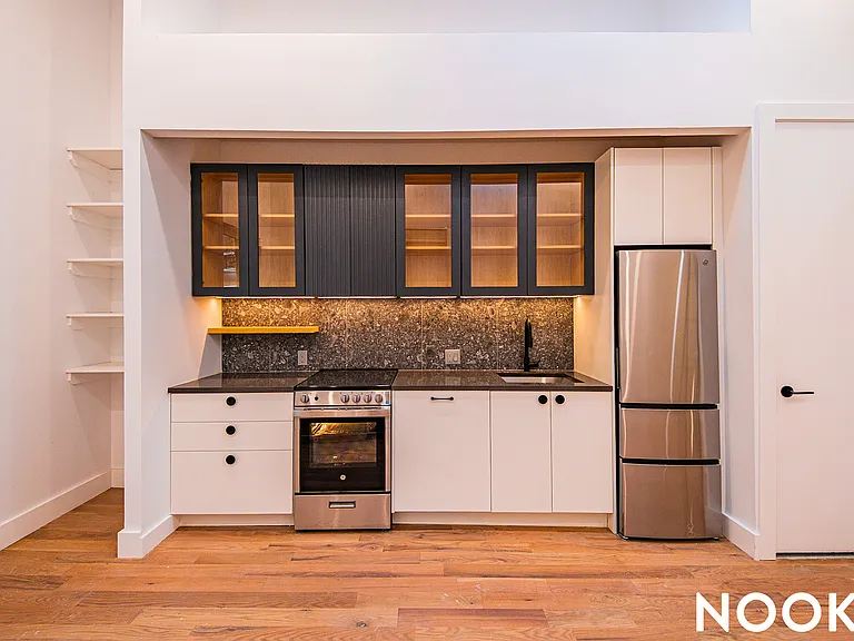 228 N 7th St #109 — Photo 14