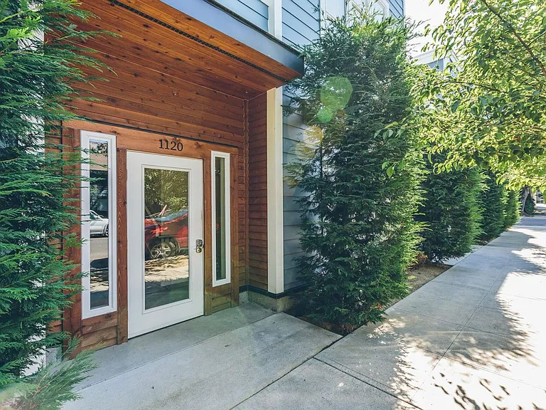 1100 & 1120 SE Sherman St — Photo 12