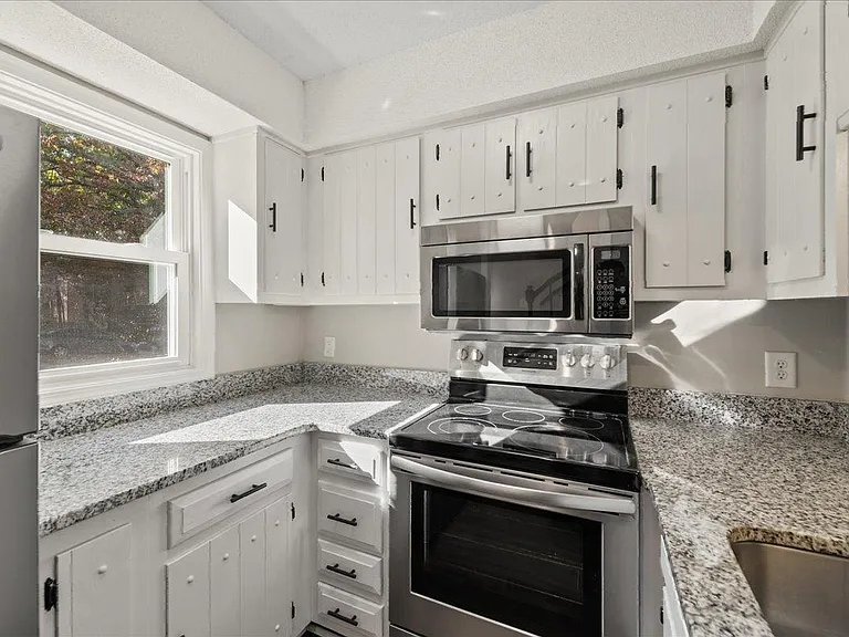 5508 Kaplan Dr — Photo 7