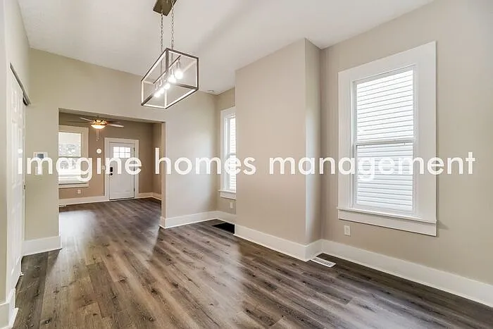 886 E Fulton St #1 — Photo 5