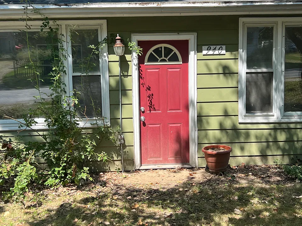 940 W Delmar Ave