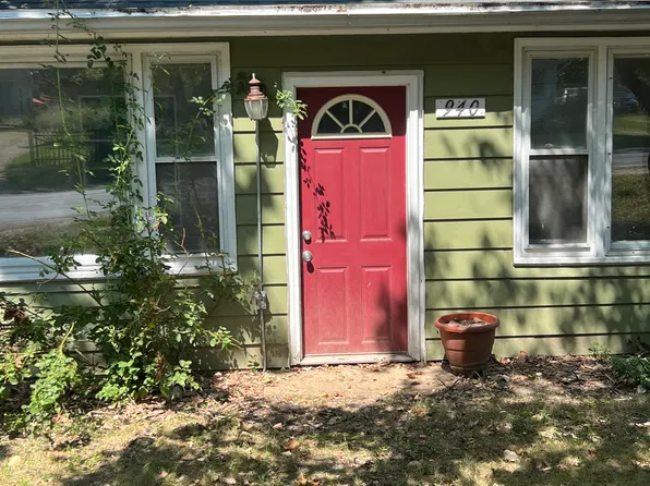 940 W Delmar Ave, Godfrey, IL 62035