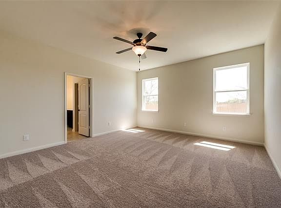 5th image of 716 Meadow Springs Dr