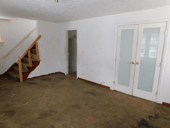 4th image of 491 Wrexham Ave