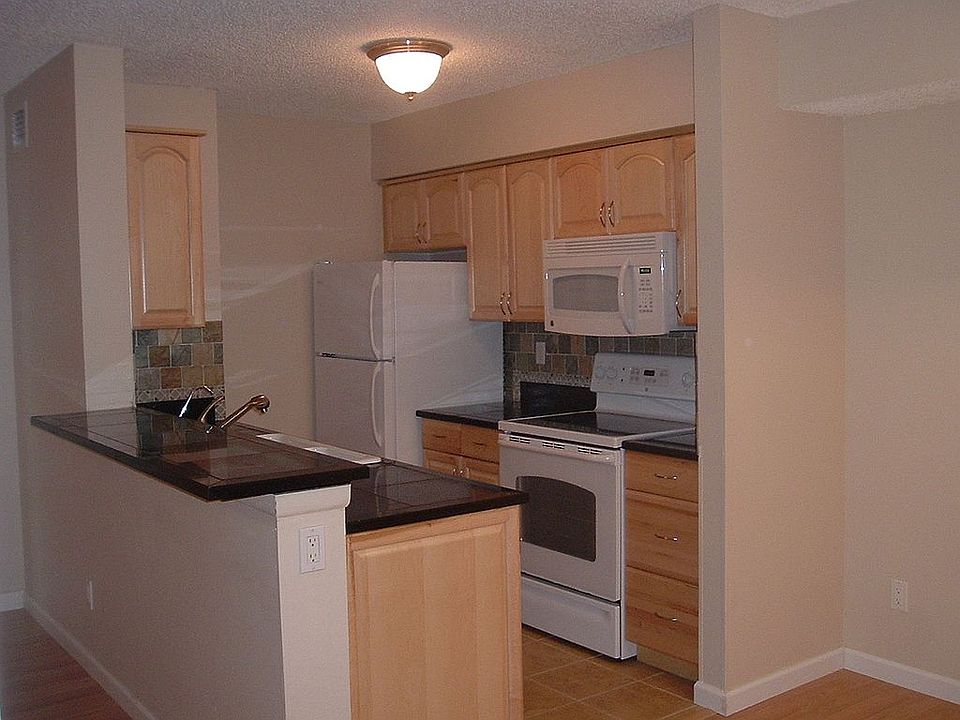 1st image of 2050 Hunters Glen Dr #611