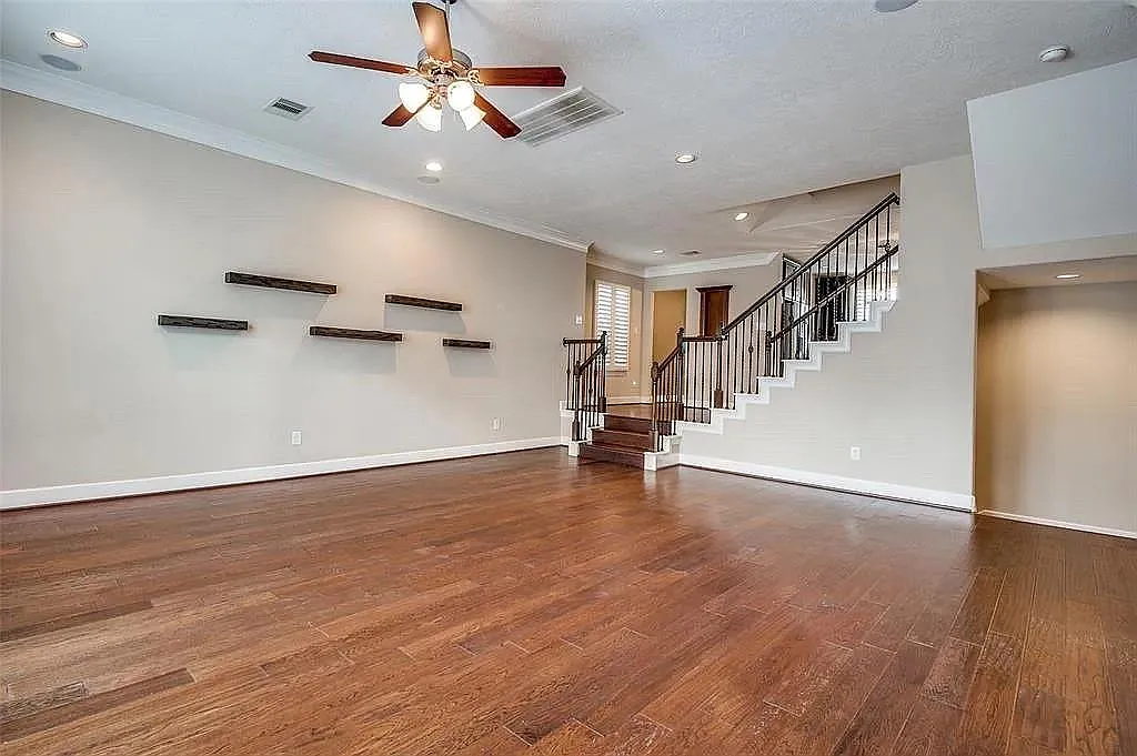 3 bed, 3.5 bath, 2108 sqft, $2,850 — Photo 4
