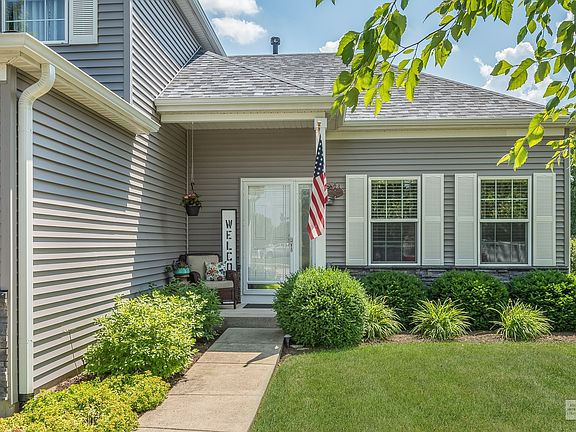 Great Curb Appeal, professionally landscaped