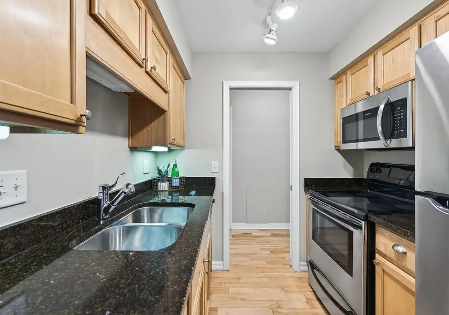 2727 West 43rd St — Photo 1