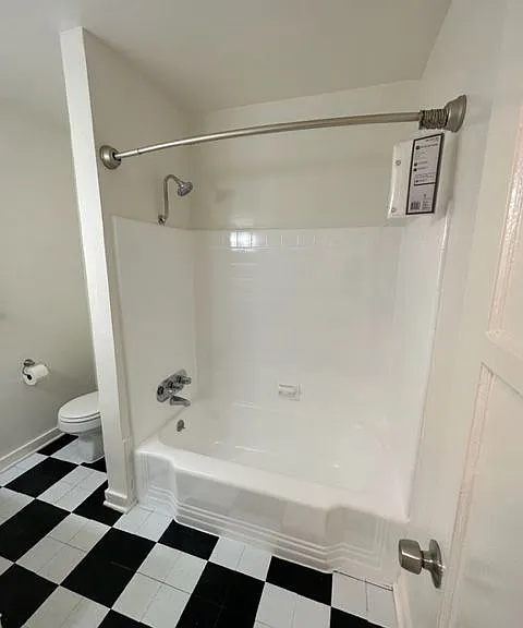 Cherokee Apartments — Photo 15