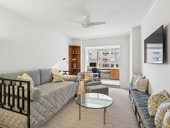 5th image of 20 Sutton Pl S #6B