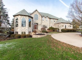6394 Manor Glen Dr, Medina, OH 44256