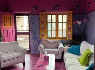 112 Padre Martinez Ln #B, Taos, NM 87571