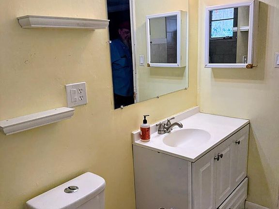 4th image of 1217 W BROWN Street