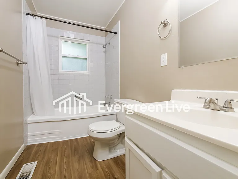 548 Utah St — Photo 10
