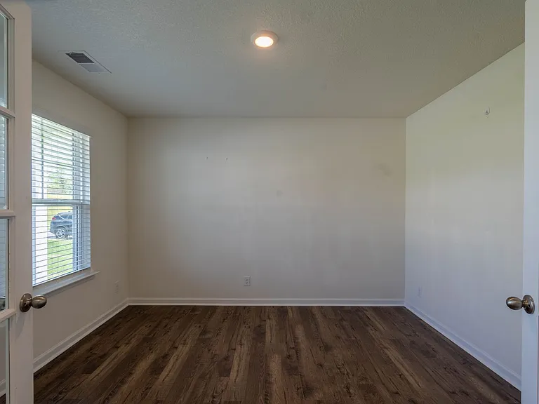 2915 Southbridge Rd — Photo 4