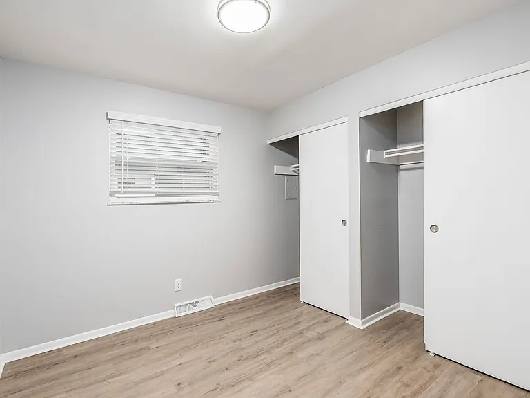 552 Riverview Dr #F — Photo 11