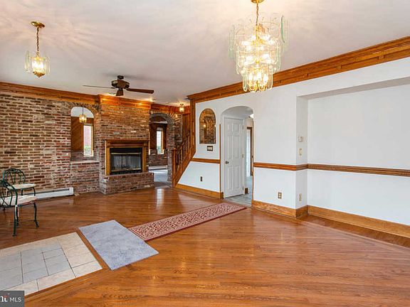 5th image of 315 Buchanan Ave