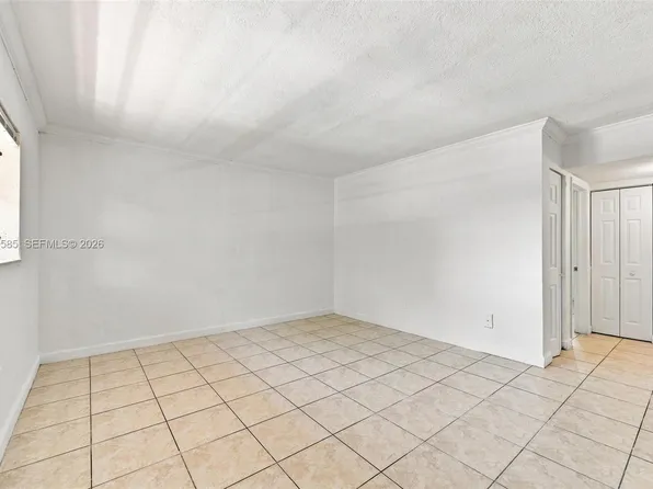 1245 W 24th St APT 223, Hialeah, FL 33010