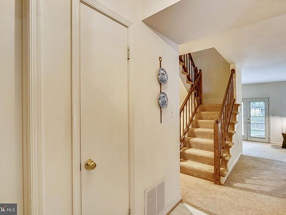 5th image of 7544 Heatherton Ln