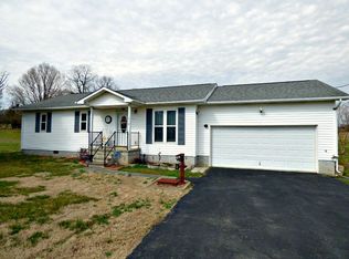 312 Economy Cir, Dandridge, TN 37725