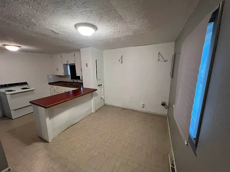 232 E Minneapolis Ave — Photo 9