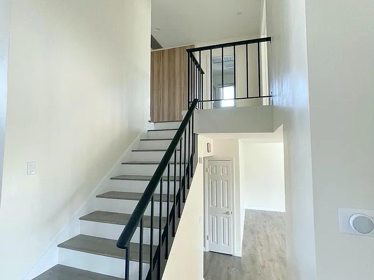17618 Orna Dr — Photo 20