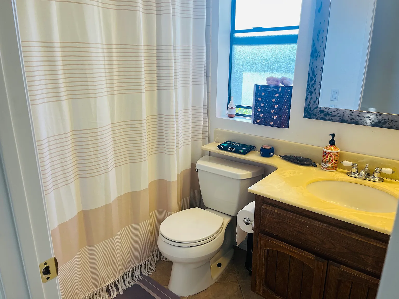 2 bed, 2.5 bath, 1387 sqft, $3,100 — Photo 2
