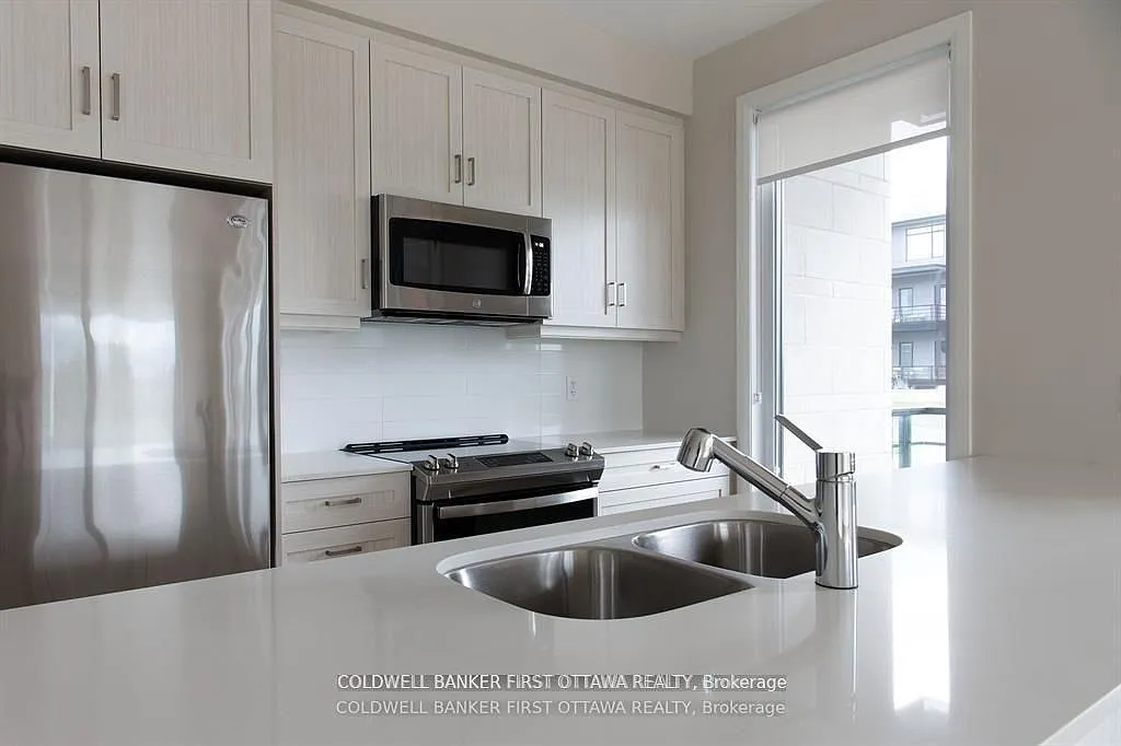2 bed, $3,050 — Photo 4